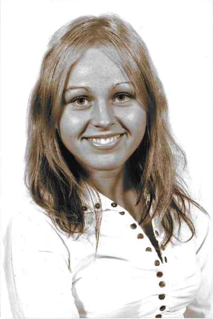 Betty Szabo, lächelnd im Portrait