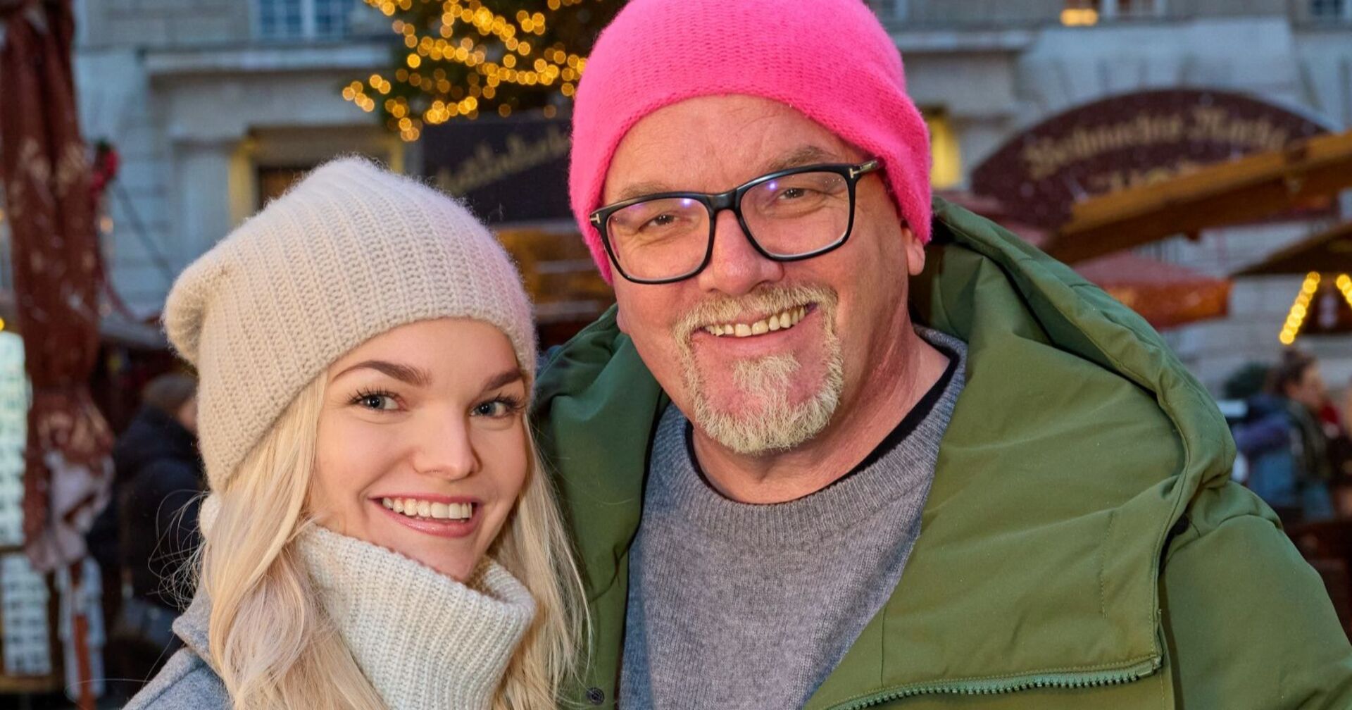 DJ Ötzi und seine Tochter Lisa-Marie lächeln.