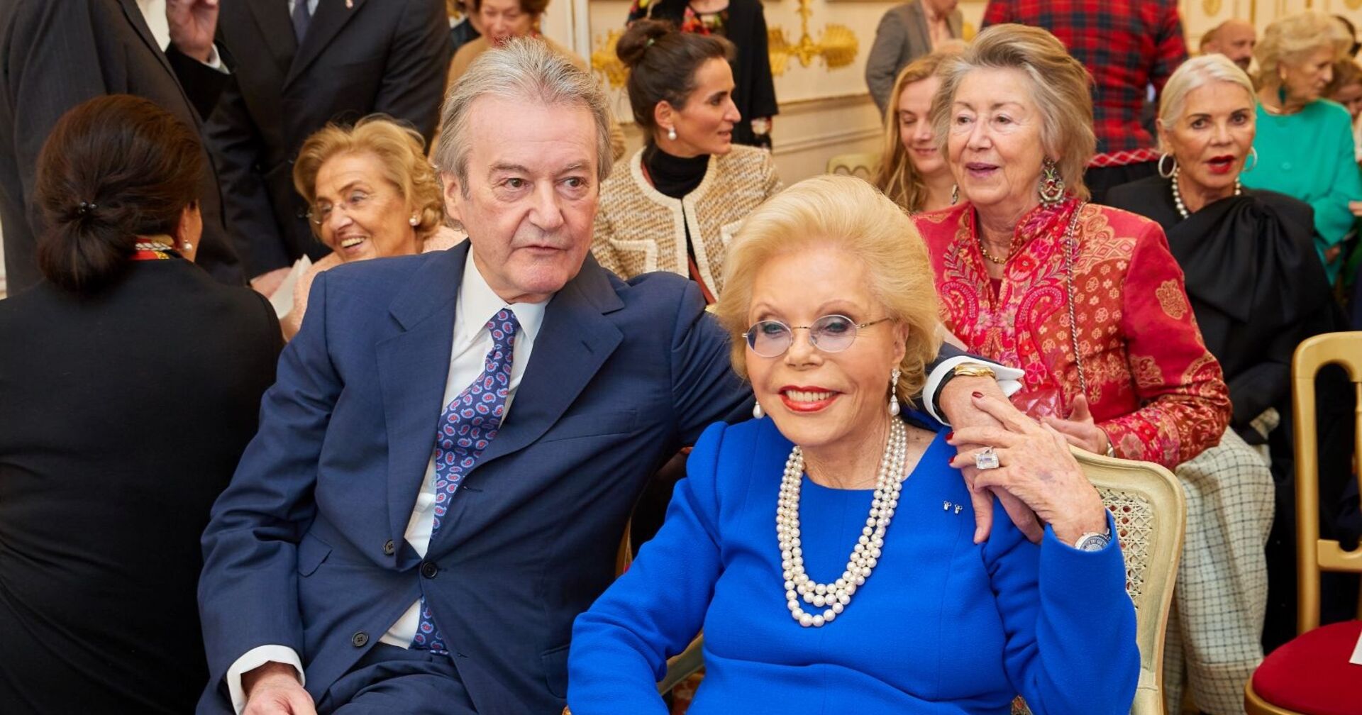 Karl &quot;Kari&quot; Goëss und Heidi Horten sitzen zusammen.