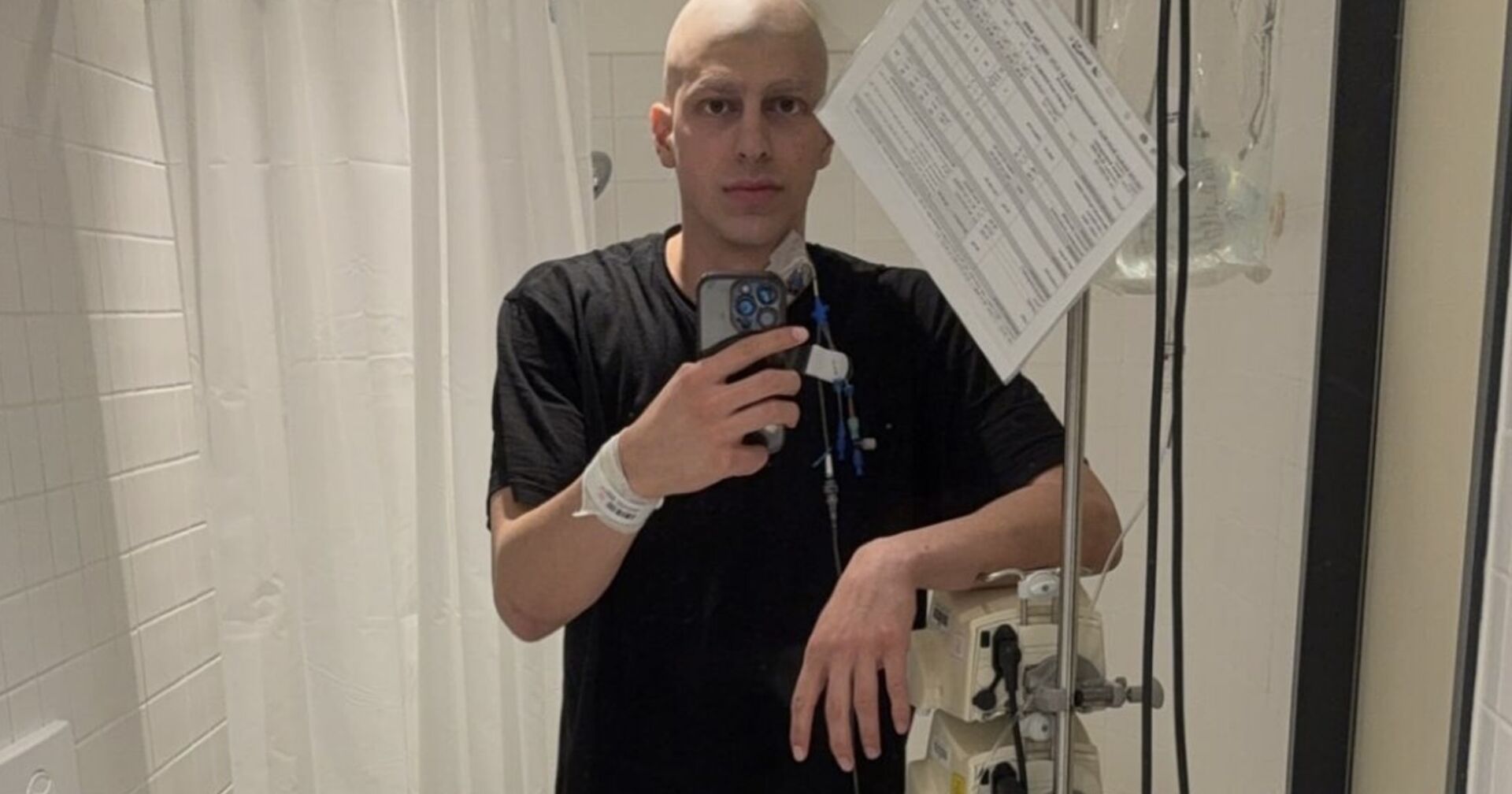 Berkin Arslanogullari schwer gezeichnet von seiner Krebserkrankung.