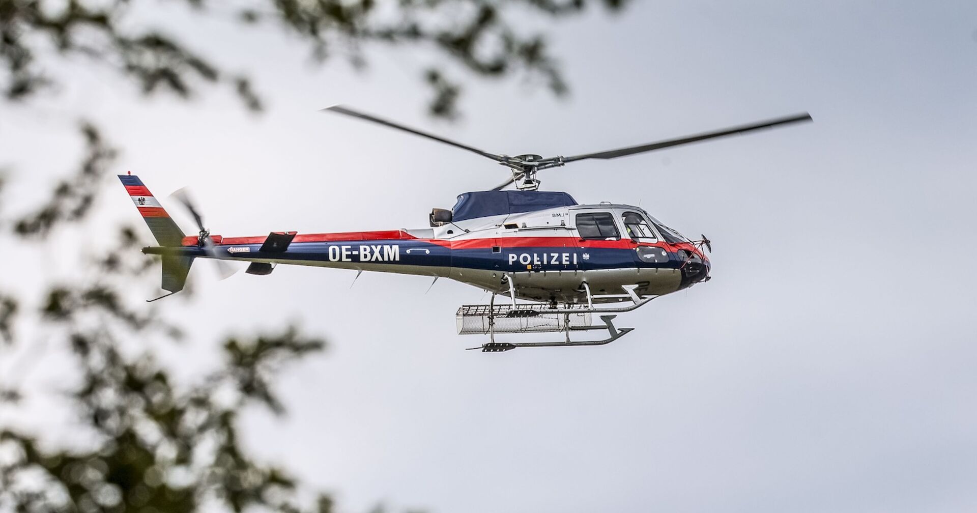 Der Polizeihubschrauber &quot;Libelle&quot; im Einsatz.
