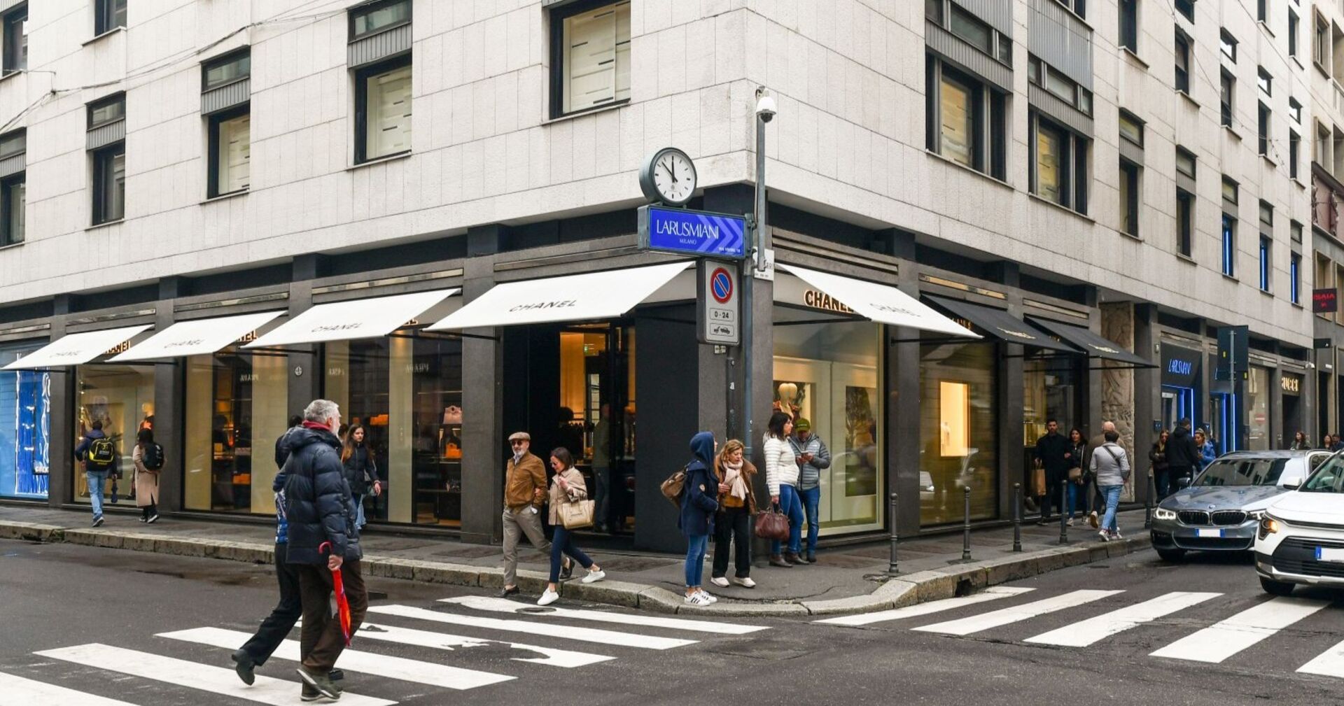 Via Monte Napoleone 2024