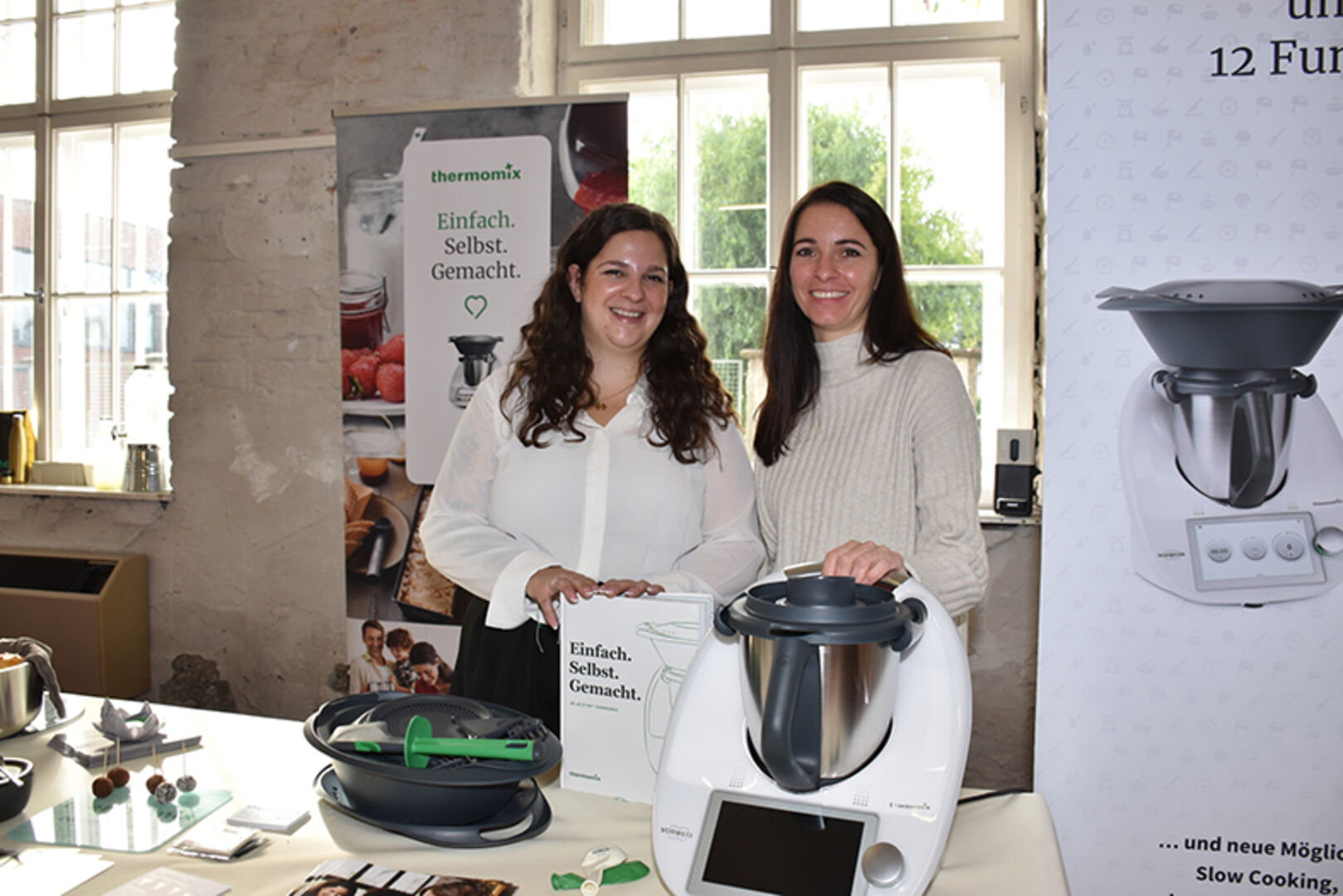 Stefanie Weber (Lauterach) und Daniela Purin-Dorn (Koblach) (Thermomix-Beraterinnen)