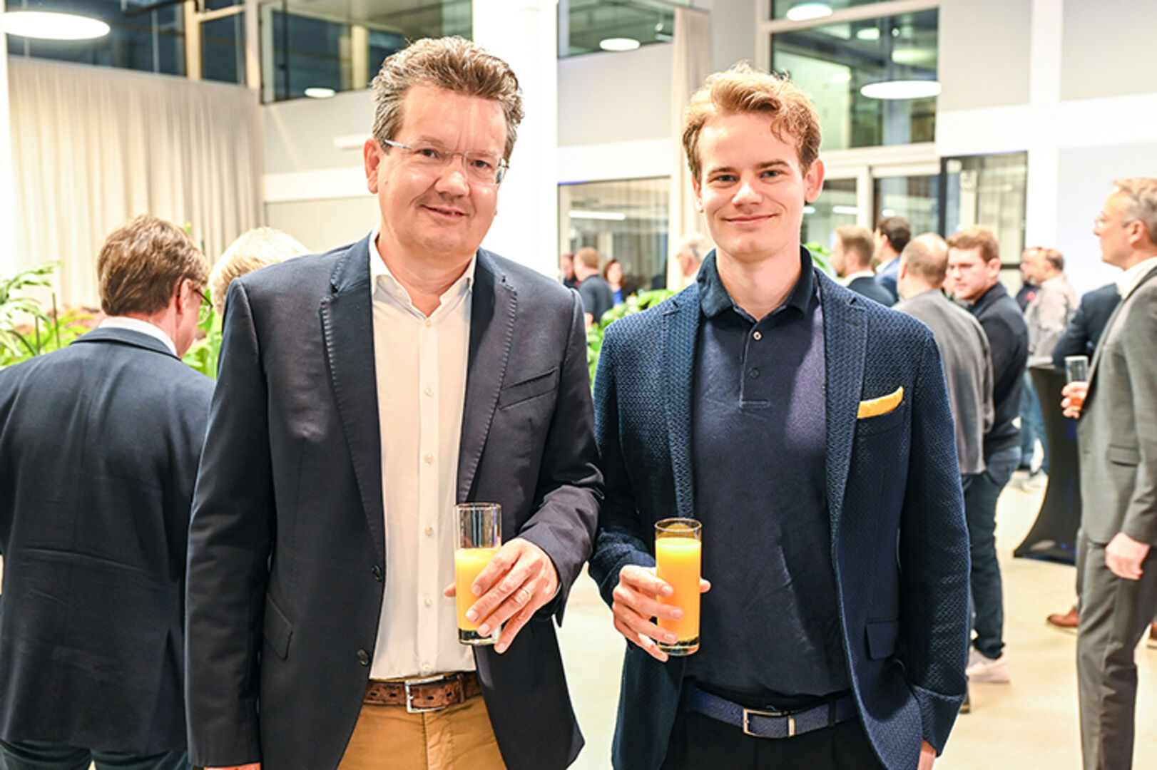 Alexandro und Nicolai  Rupp (Vorarlberg Lines/ Sonnenkönigin) (v. li.)