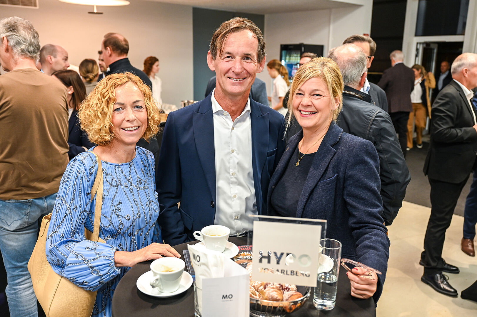 Christina Berlinger (hellblau Agentur),  GF Gernot Stoppel (technoseal) und Nicole Fröwis (Sperger Second Life Putzlappen) (v. li.)