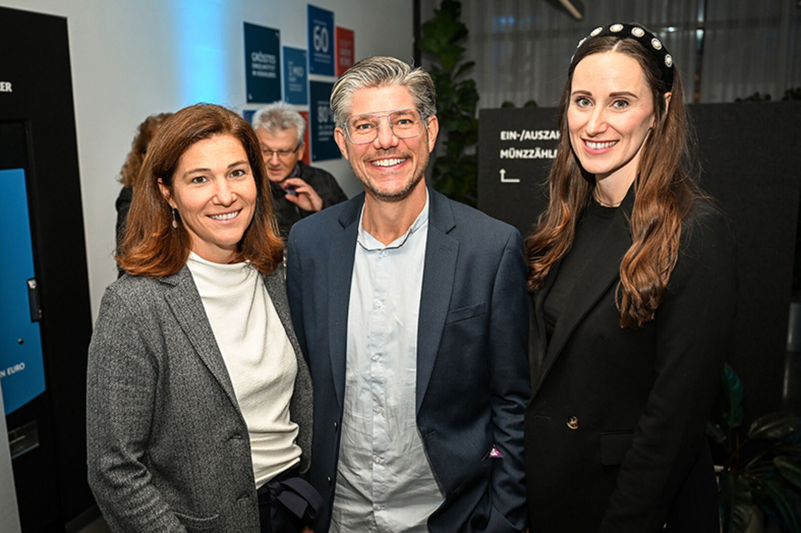 Valerie und Simon Ender (Ender  Werbung), GF Nathalie Heinisch (Ortsmarketing Lustenau) (v. li.)