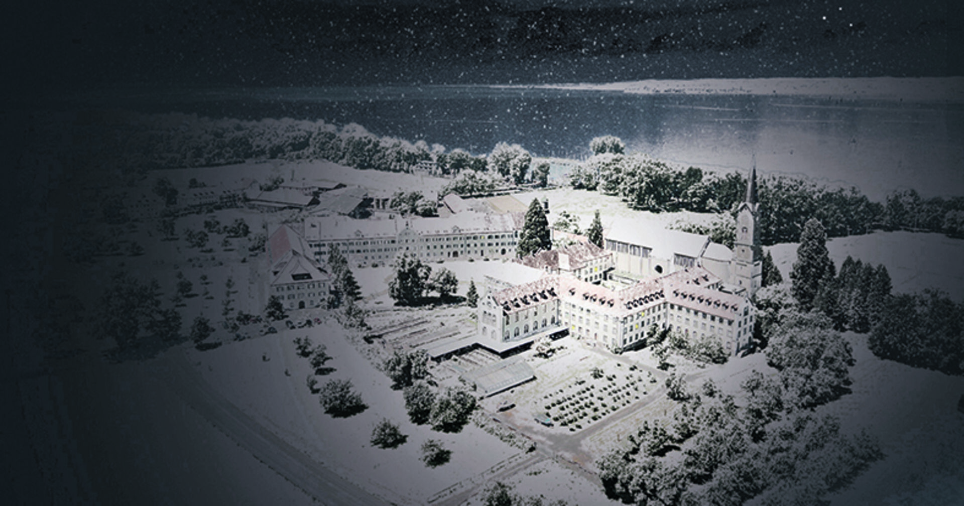 Stimmungsvoller Adventsmarkt im Mehrerauer Klosterhof.