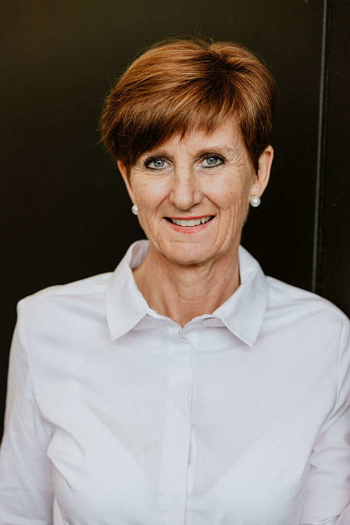 „Raiko Schwalbe ist ein Experte, der neuen Schwung mitbringt und wir so wieder eine Chance für eine neue Form der Art Bodensee hier bei uns als Gastmesse sehen.“  Sabine Tichy-Treimel Geschäftsleiterin Messe Dornbirn