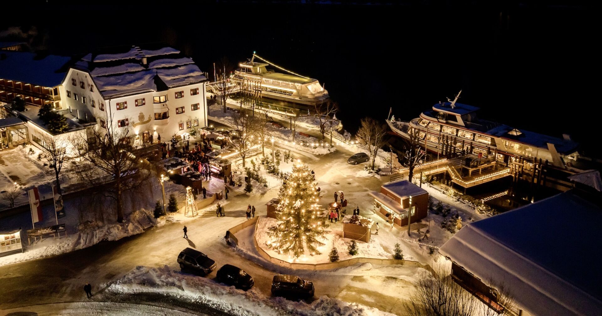 Advenmarkt am nächtlichen Achensee