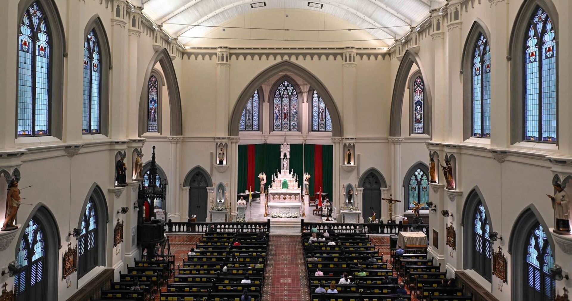 Der Innenraum einer Kirche in Singapur.