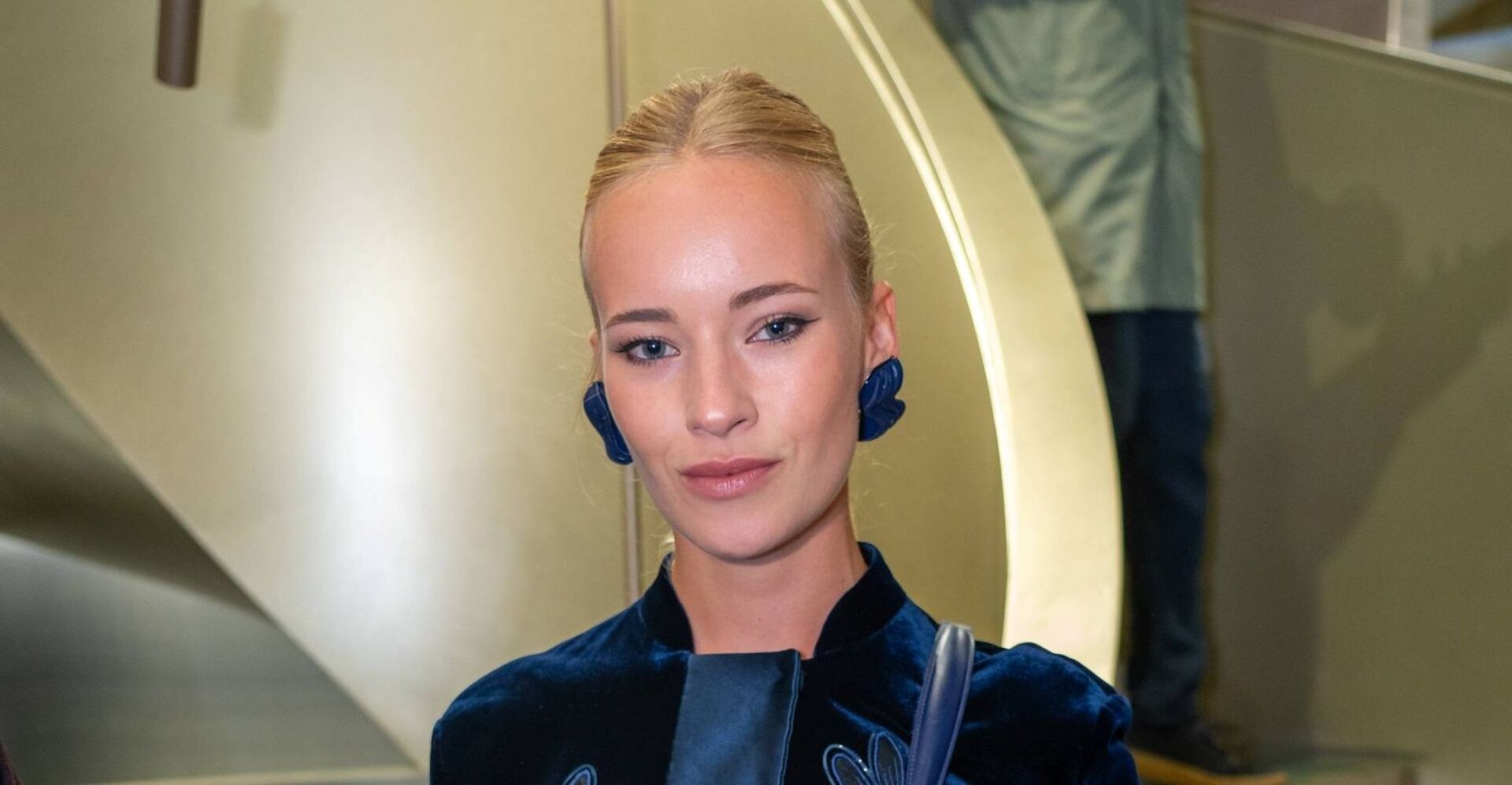 Valerie Huber mit blauen Sakko.