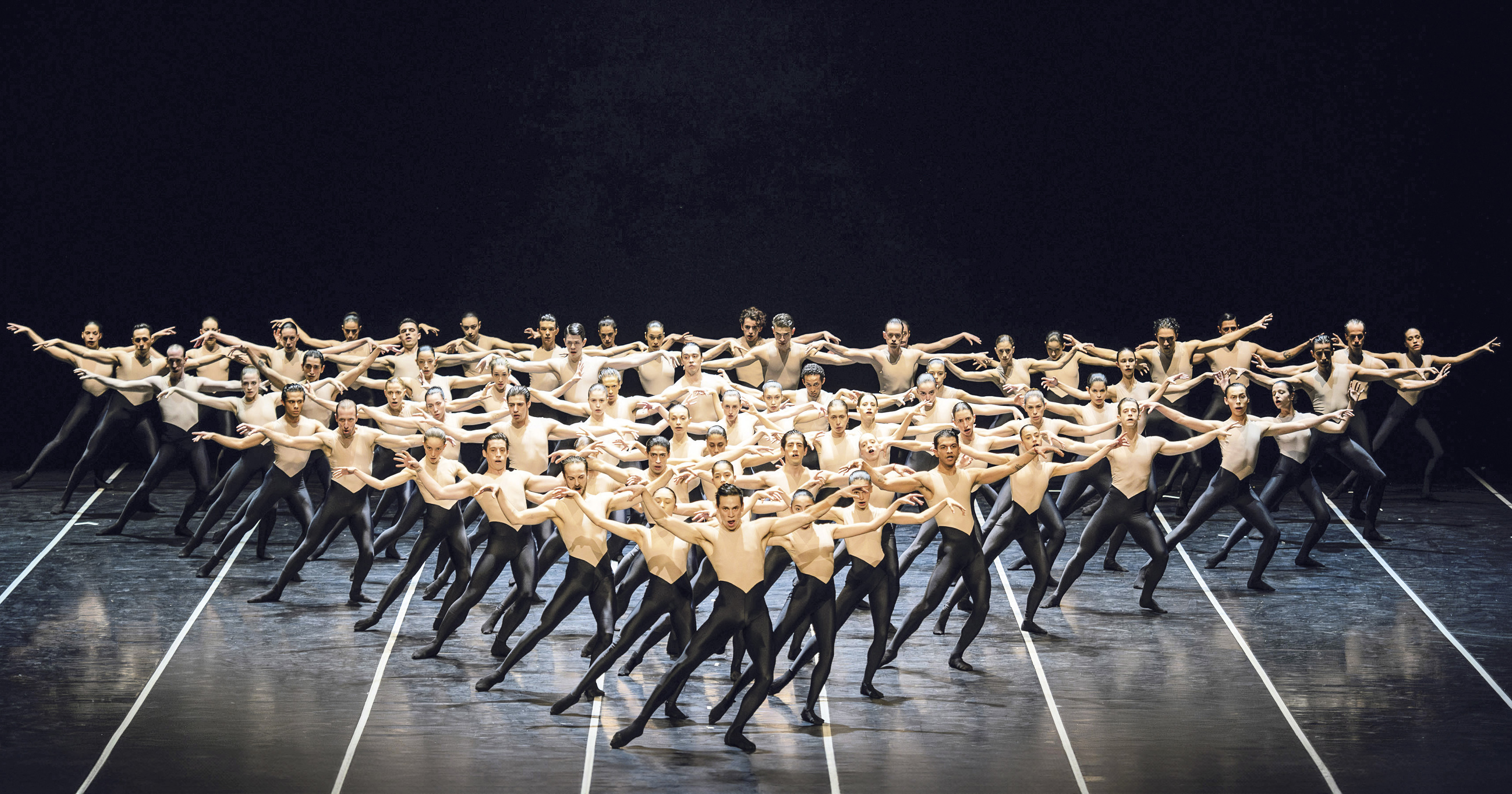 Vom 8. März bis 31. Mai 2025 werden im Festspielhaus Bregenz herausragende Positionen der internationalen Tanzszene präsentiert.