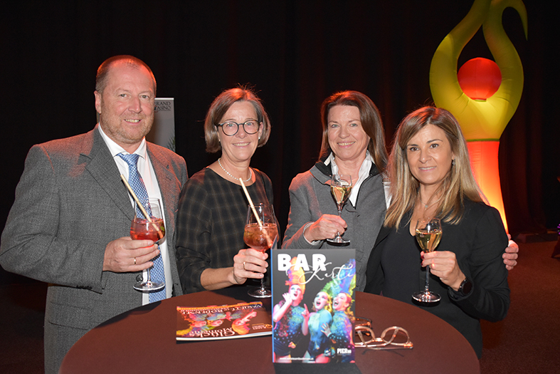 Elmar Schneider (Fa. Blum) mit Claudia sowie Christa Baumgärtner und Nadine Jaufmann aus Biberach