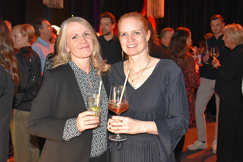 Daniela Percintic (s‘Spatzoneascht Lustenau) und Sabine Stroj (ORF Kommunikation)