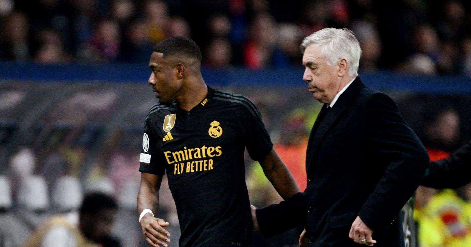 David Alaba und Carlo Ancelotti auf dem Spielfeld