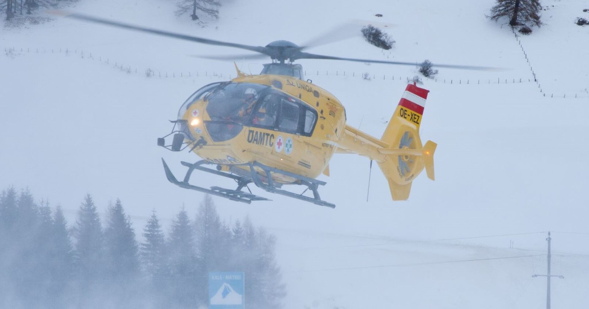 ÖAMTC-Hubschrauber im Wintereinsatz.