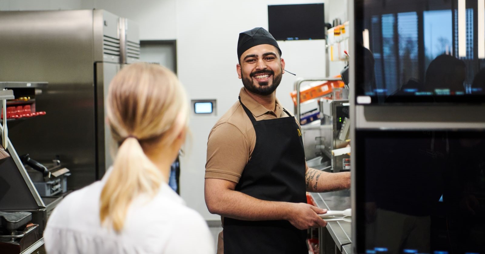 McDonald's wirbt um die Mitarbeiter von Kika/Leiner, sie sollen sich für Jobs in den Restaurants bewerben.