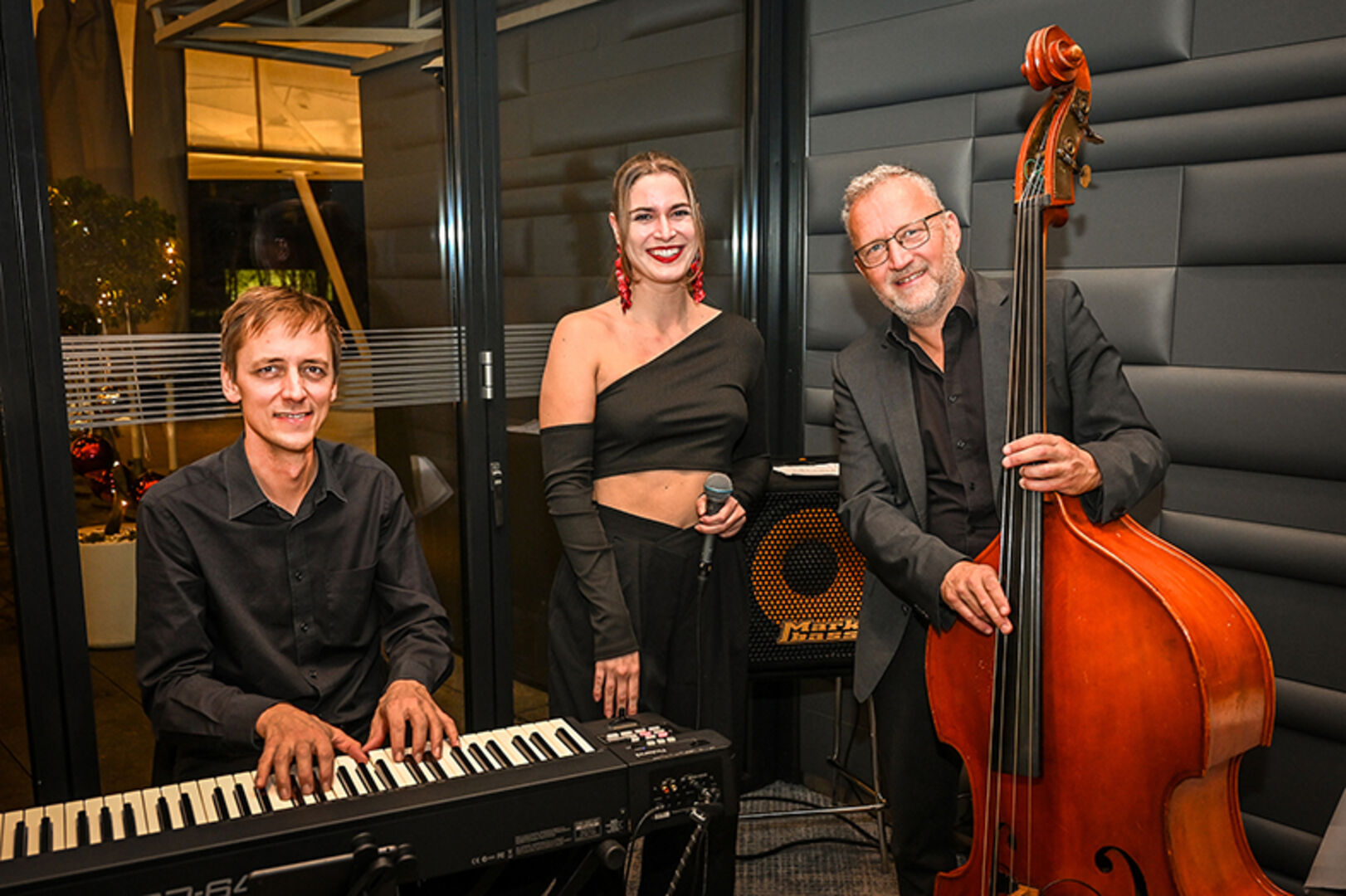 Für die musikalische Untermalung sorgte „Pastis“ mit Philipp Sonderegger, Sängerin Daria Schuricht &amp; Bernd Konzett (v. li.)