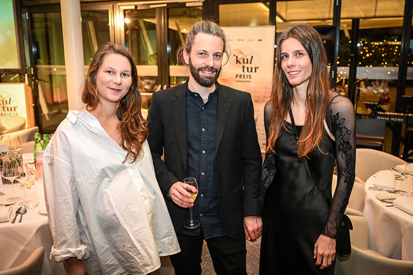 Ina Fasching (Anerkennungspreis), Robert und Sophia Weinmann (nominierte Künstler) (v. li.)