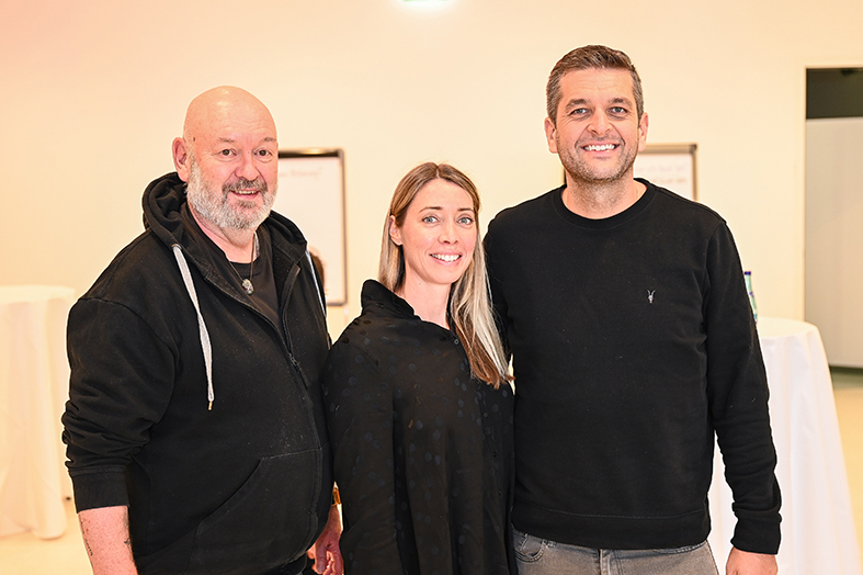 Uwe Jungclaus, Theresa Amann und Alex Boacter (alle Schule Häggenschwil SG) (v. li.)