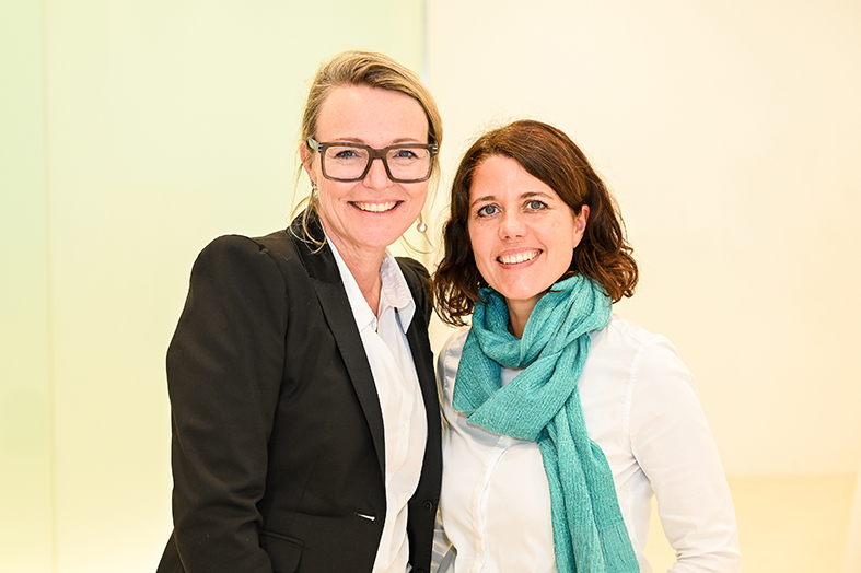 Eva Maria Thurnher, Ingrid Schertler (beide „Schule im Aufbruch“ Vorarlberg) (v. li.)