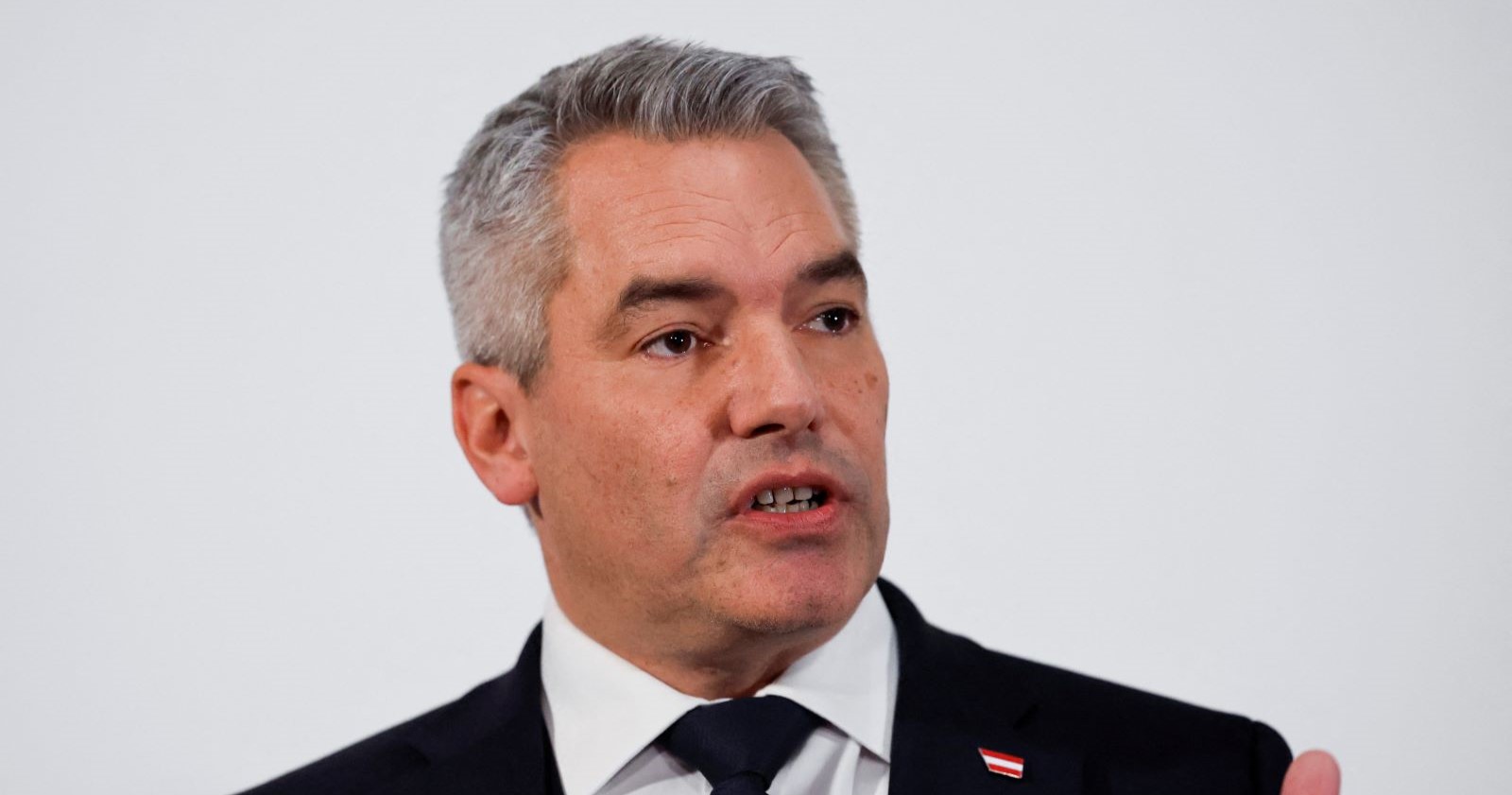 Karl Nehammer zeigt sich bezüglich der Koalitionsgespräche weiter zögerlich zuversichtlich.