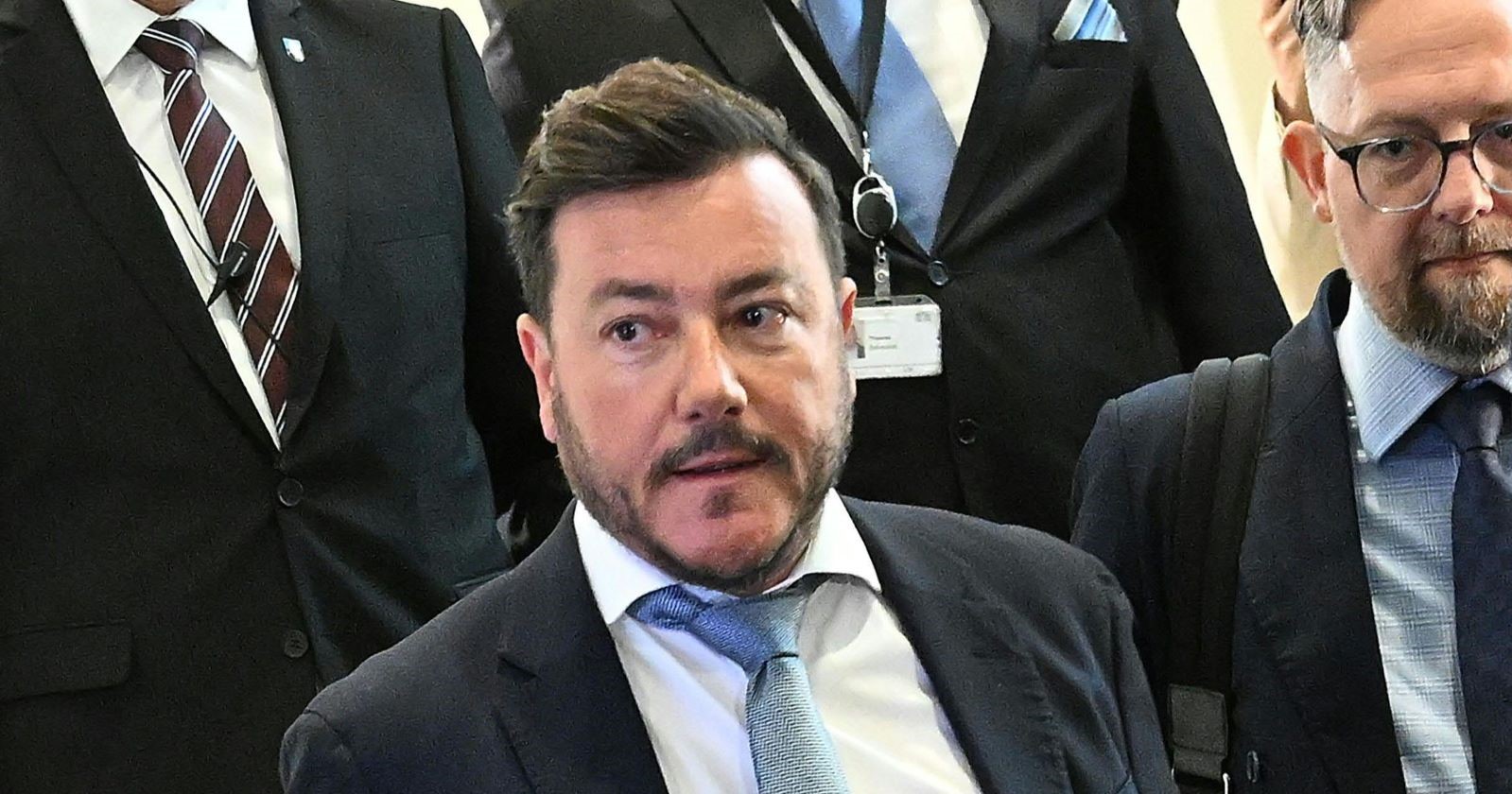 Die Staatsanwaltschaft Trient hat einen Haftbefehl gegen René Benko, Gründer der insolventen Immobiliengruppe Signa, erlassen.