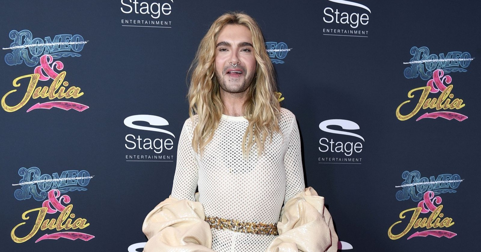 Bill Kaulitz mit offenem Mund