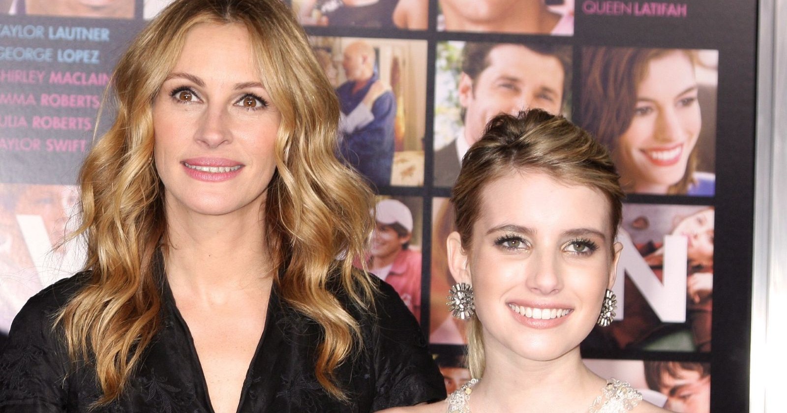 Julia und Emma Roberts lächeln auf dem roten Teppich.