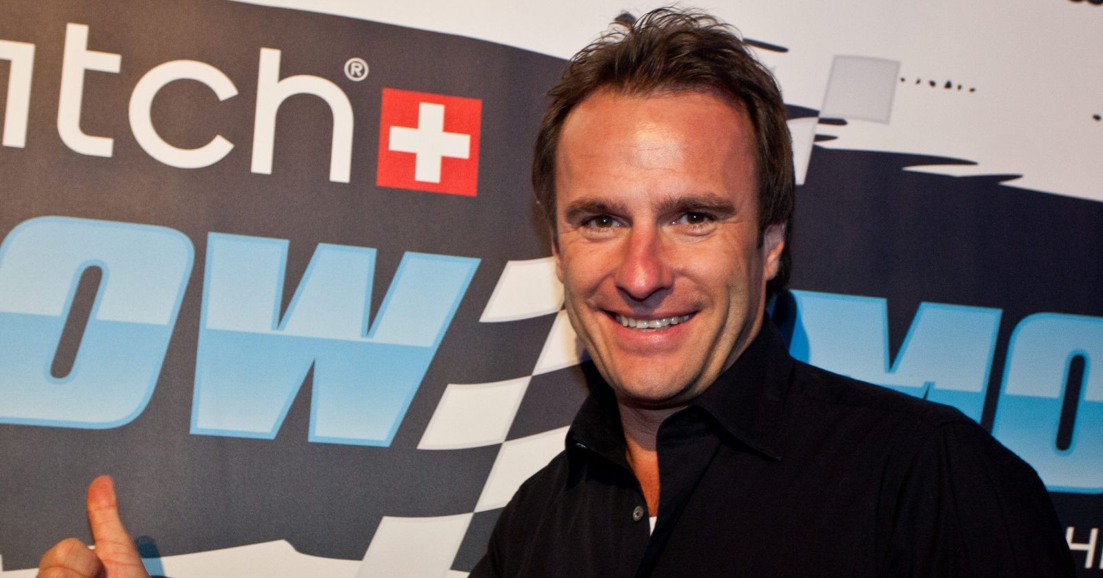 Ernst Hausleitner gibt einen Daumen hoch