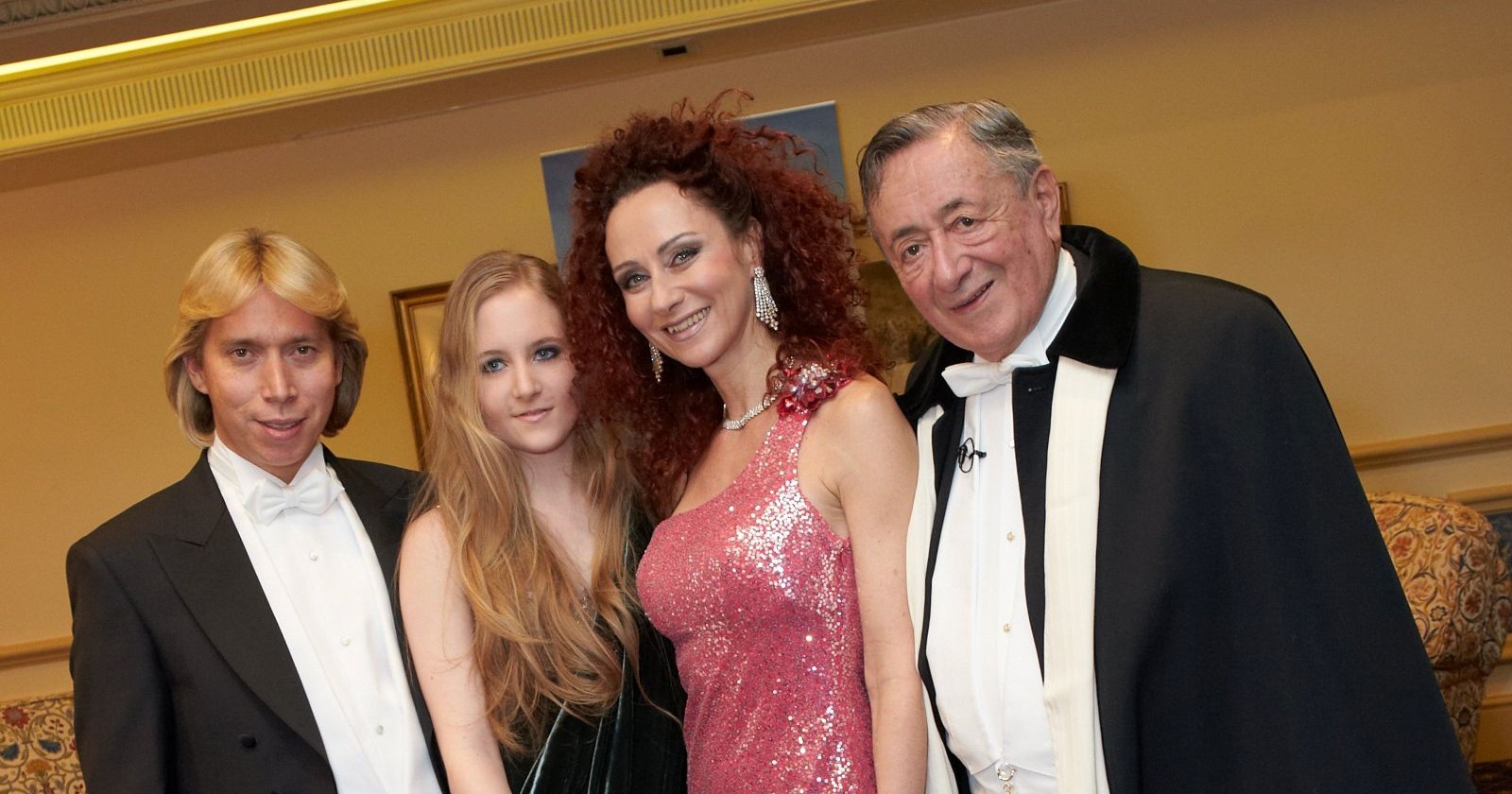 Helmut Werner mit den Lugners am Opernball