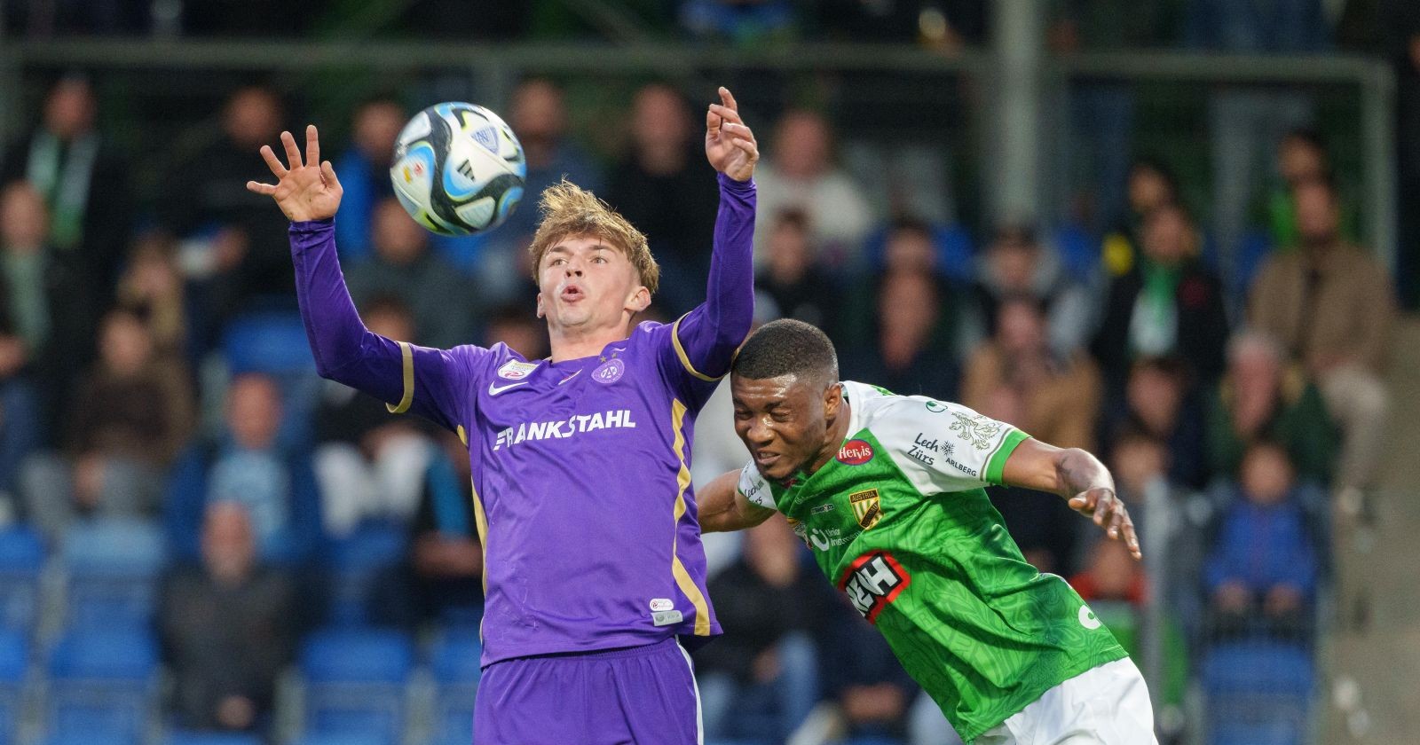 Muharem Huskovic bei einem Zweikampf