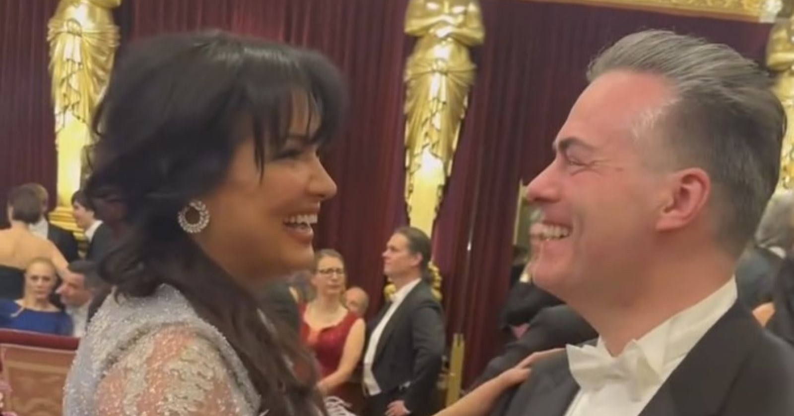 Anna Netrebko mit  Philharmoniker-Boss Daniel Froschauer