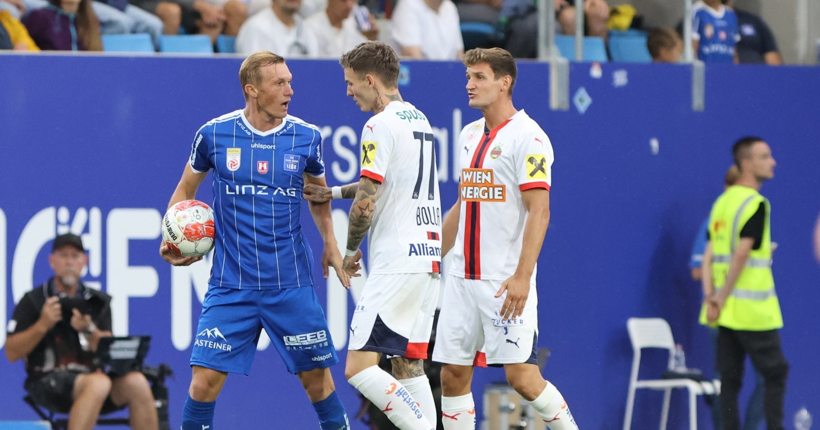 Maximilian Hofmann gegen Blau-Weiß Linz