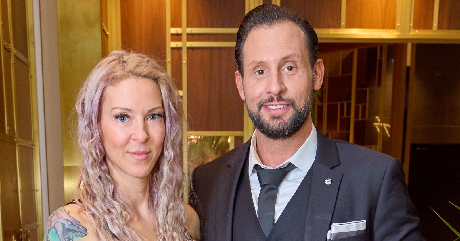 Simone Lugner und Christopher Dengg lächeln