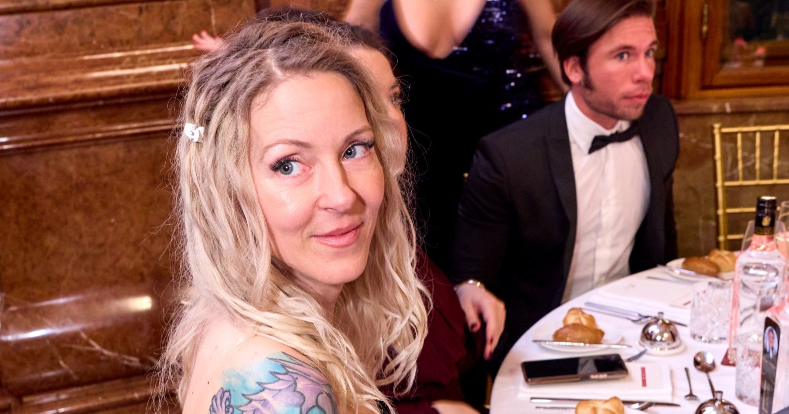 Simone Lugner lächelt