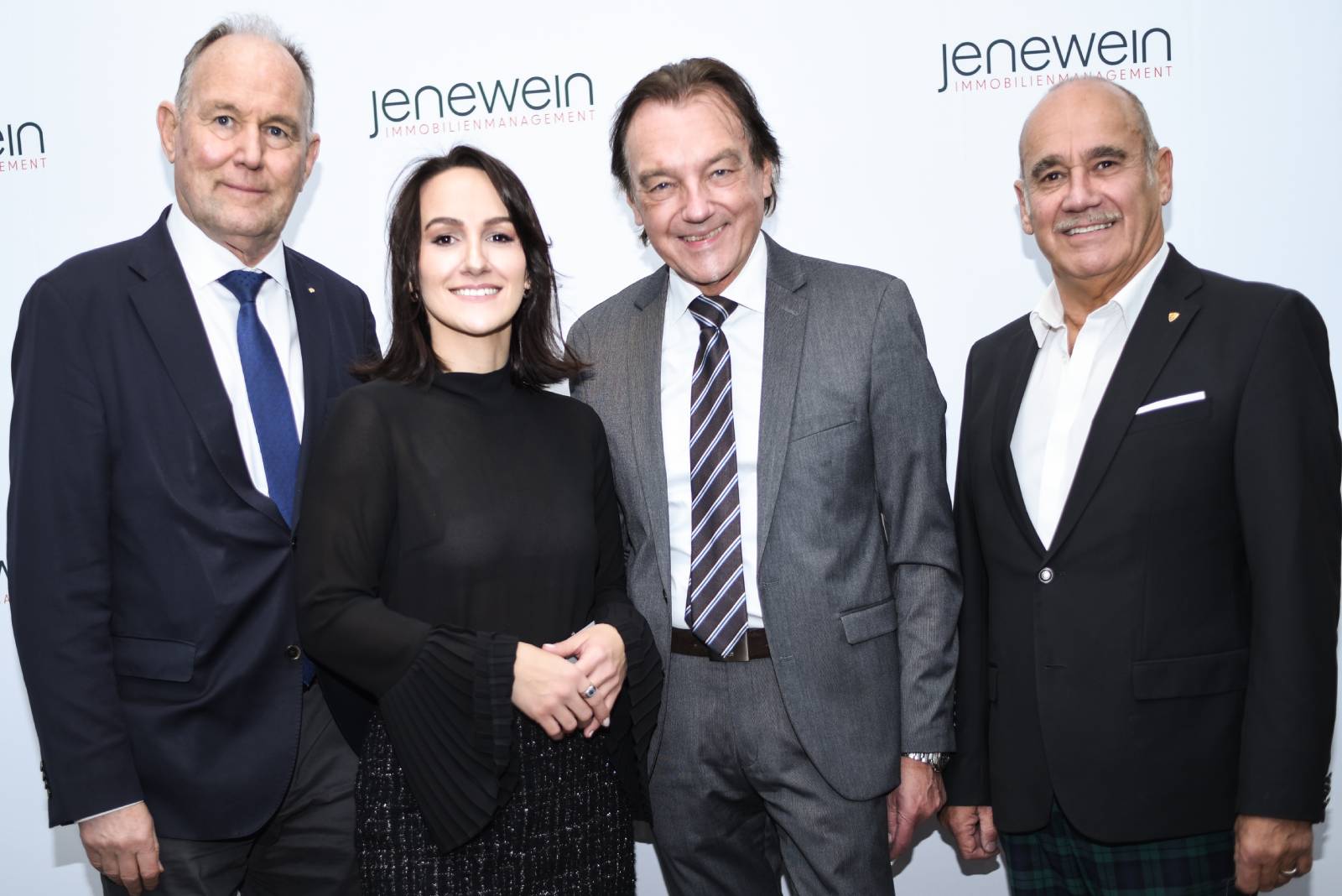 Vier gute Geschäftsfreunde