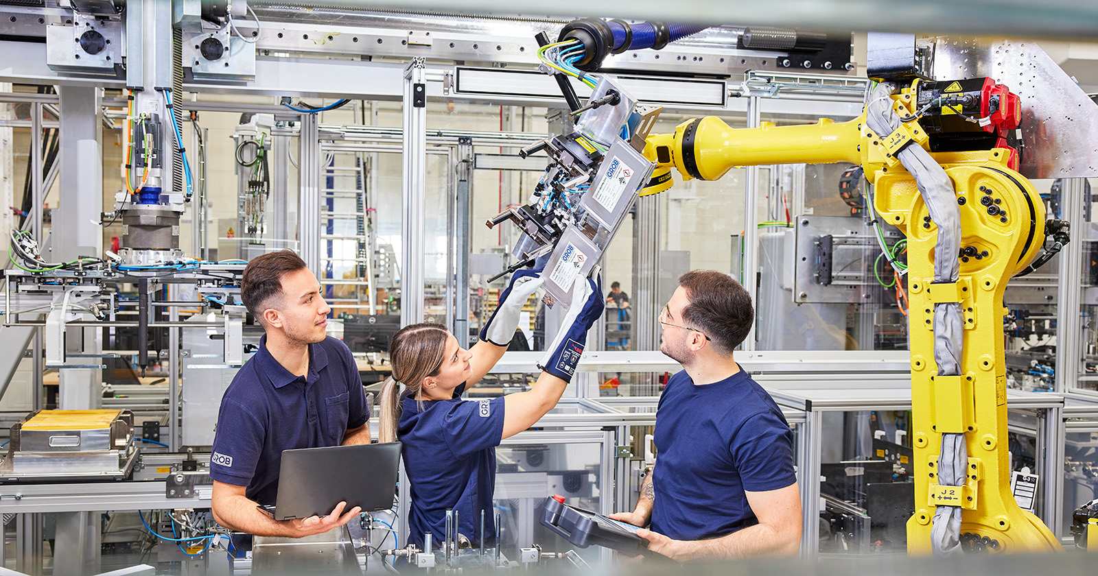 Mitarbeiter von GROB | Credit: Christian Schneider