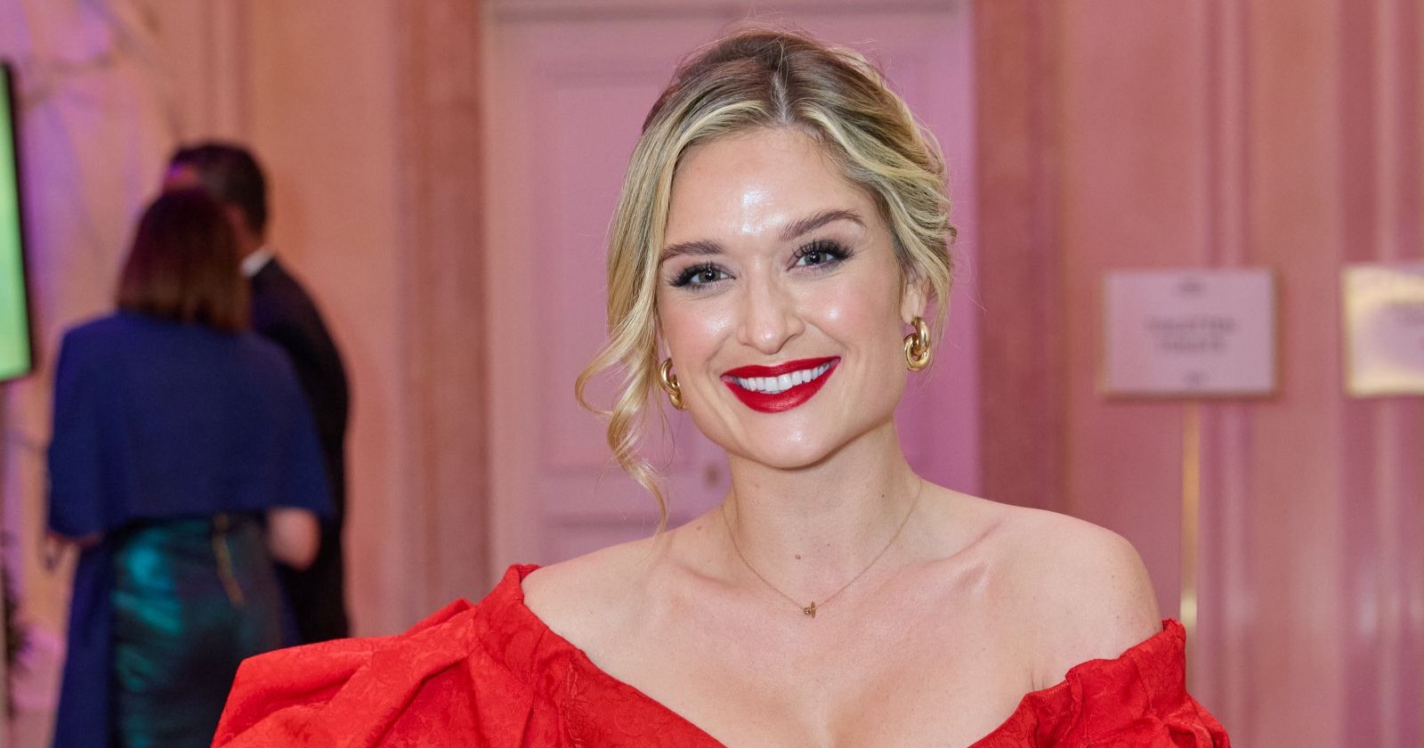 Corinna Kamper lächelt