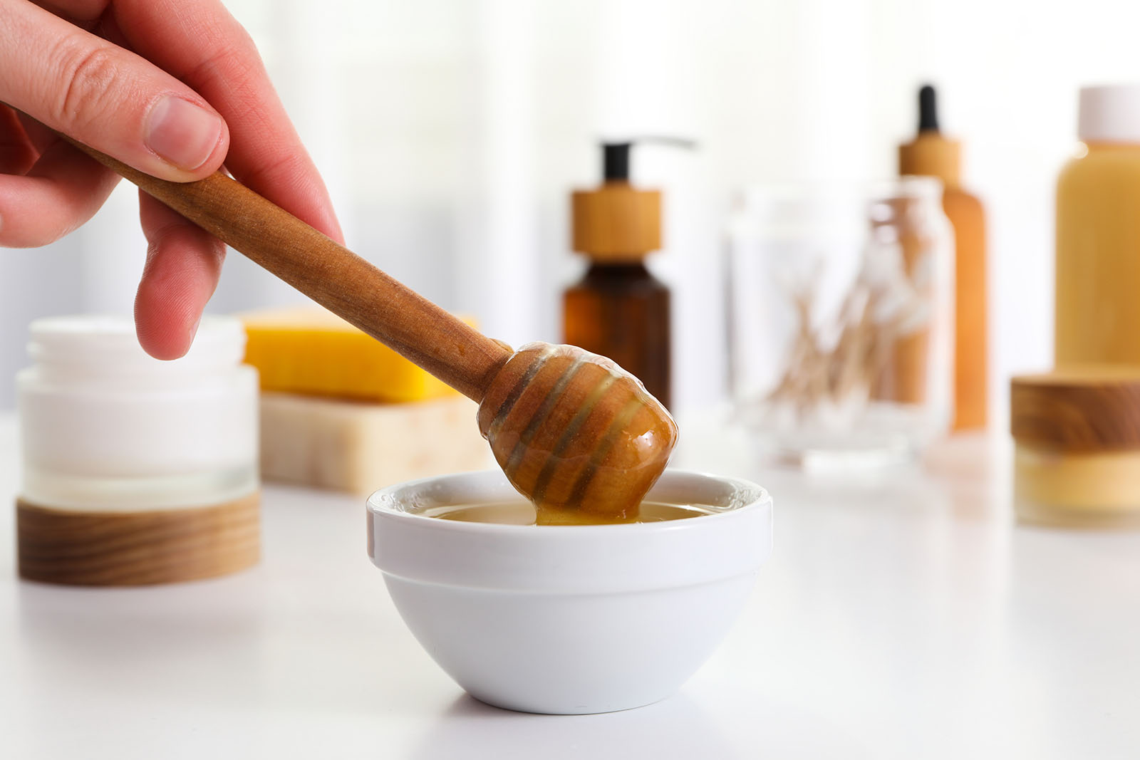 Honig in einer Schale | Credit: iStock.com/Liliia Bila