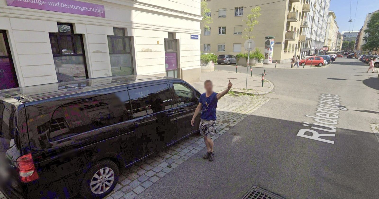 Mittelfinger auf Google Streetview