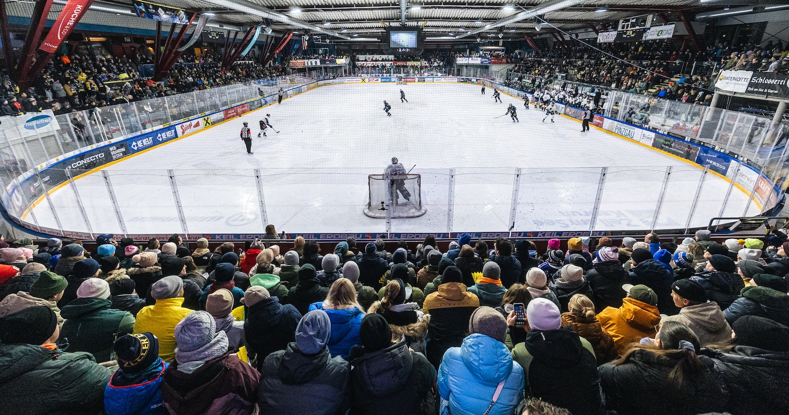 Die Heimstätte der Zeller Eisbären: Die KE KELIT Arena.