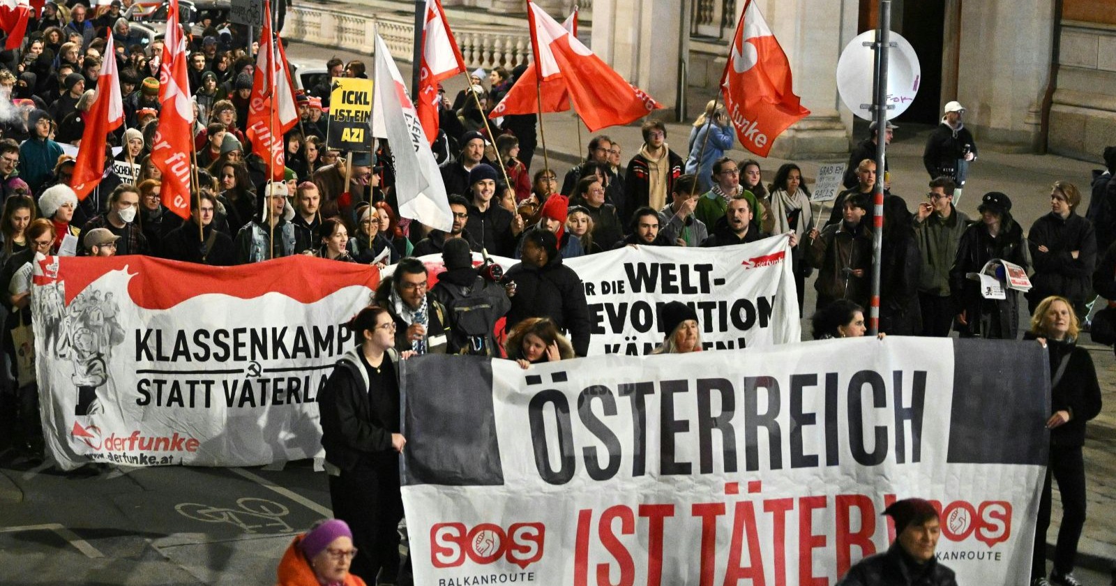 Akademikerball 2024 mit Demonstrierenden