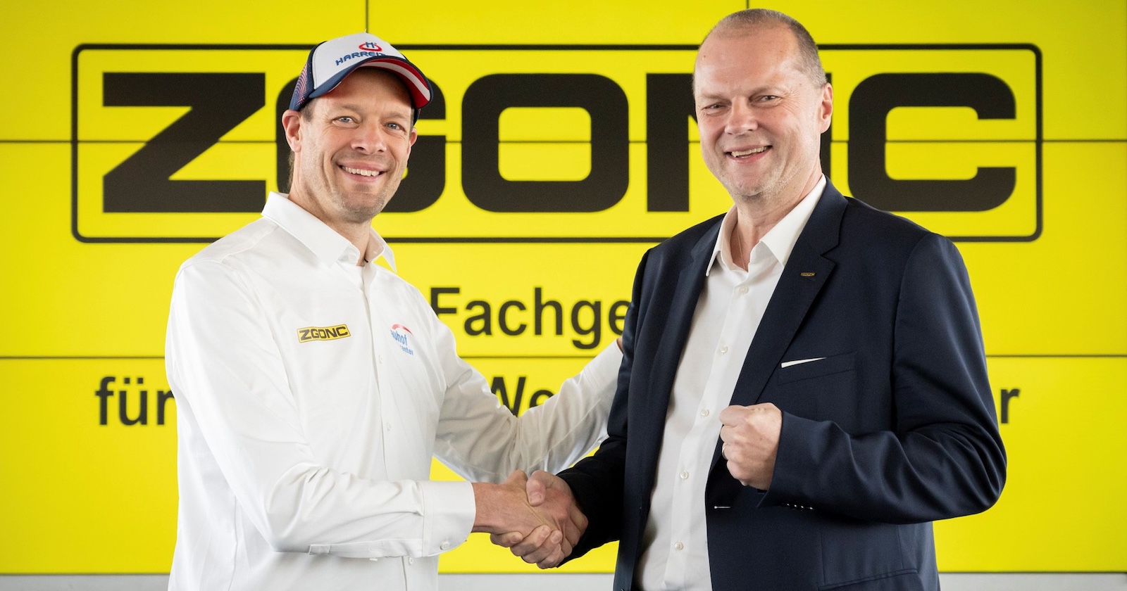 Alexander Wurz und Michael Dockal schütteln sich die Hände