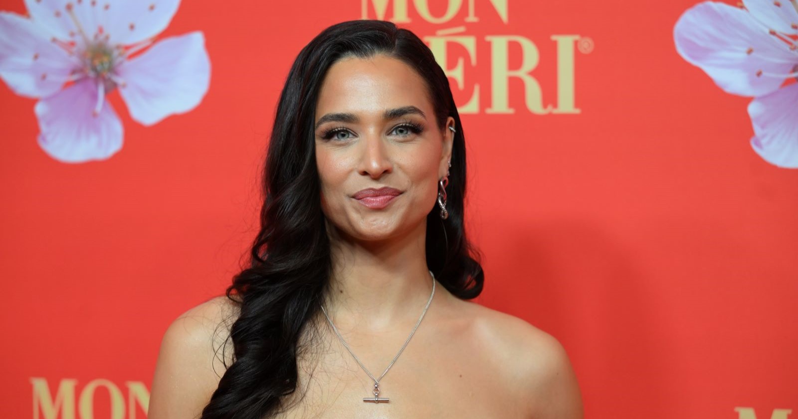 Amira Aly, hier im Abendkleid am roten Teppich, ist demnächst auch auf der Leinwand zu sehen.