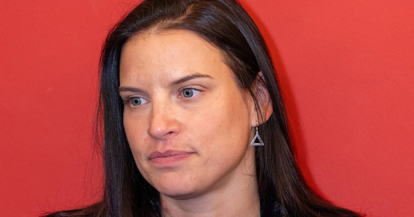 Conny Kreuter mit ernstem Gesichtsausdruck