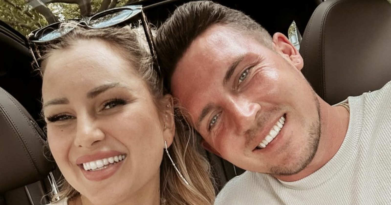 Maren und Tobias Wolf im Auto