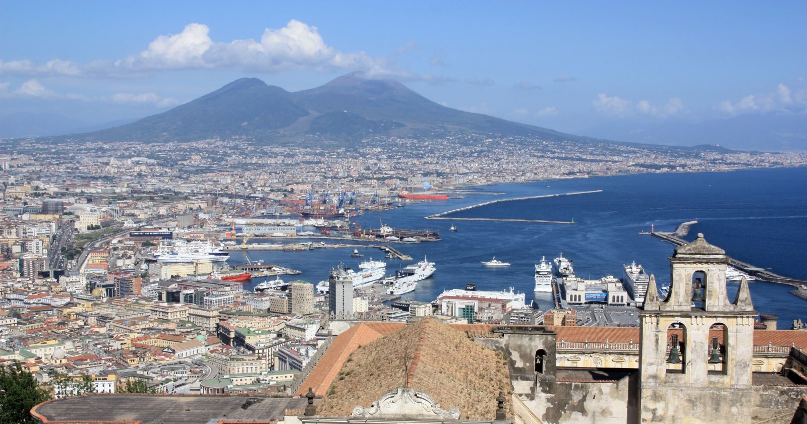 Die süditalienische Stadt liegt in untmittelbare zum Supervulkan Vesuv.