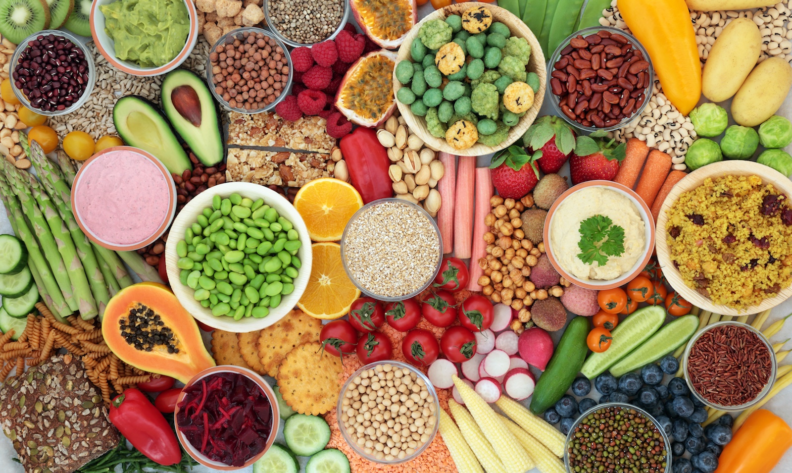 Viele Lebensmittel, die Eiweiß enthalten.