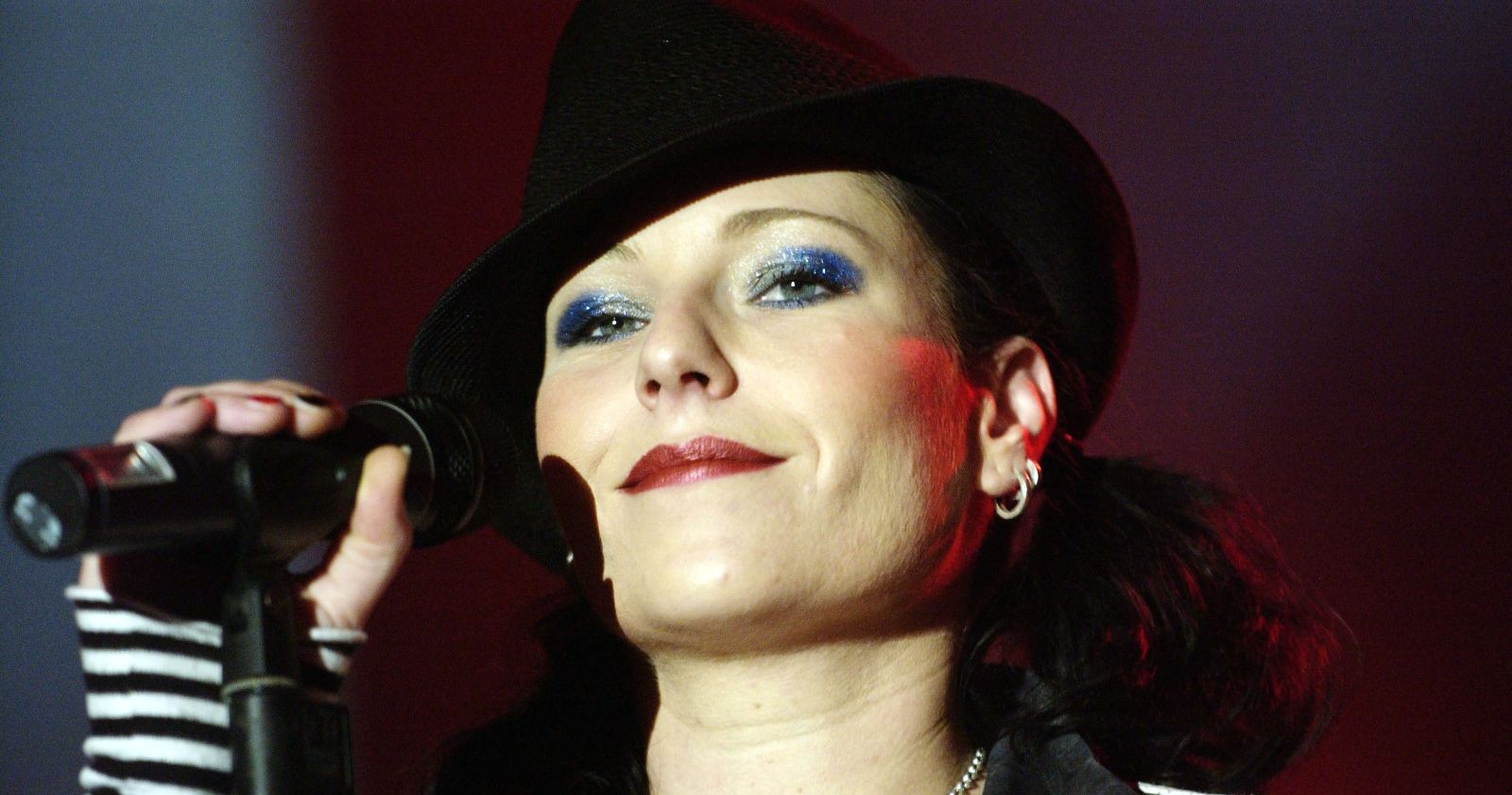 SÄNGERIN ANNA ROSENBAUM VON &quot;ROSENSTOLZ&quot; BEI EINEM KONZERT IN DER AUSVERKAUFTEN ERFURTER THÜRINGENHALLE